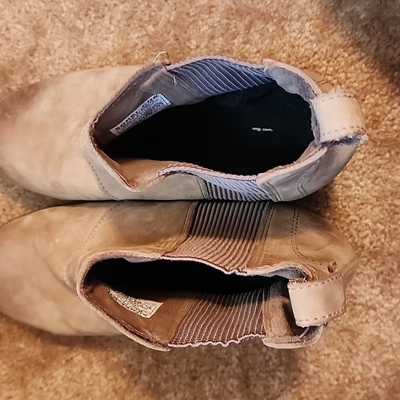 Sorel Joan of Artic Distressed Wedge II Chelsea Boots - Picture 4 of 12